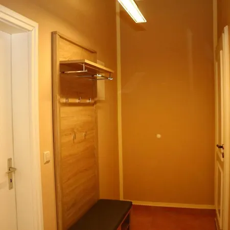 Elfriede Засниц